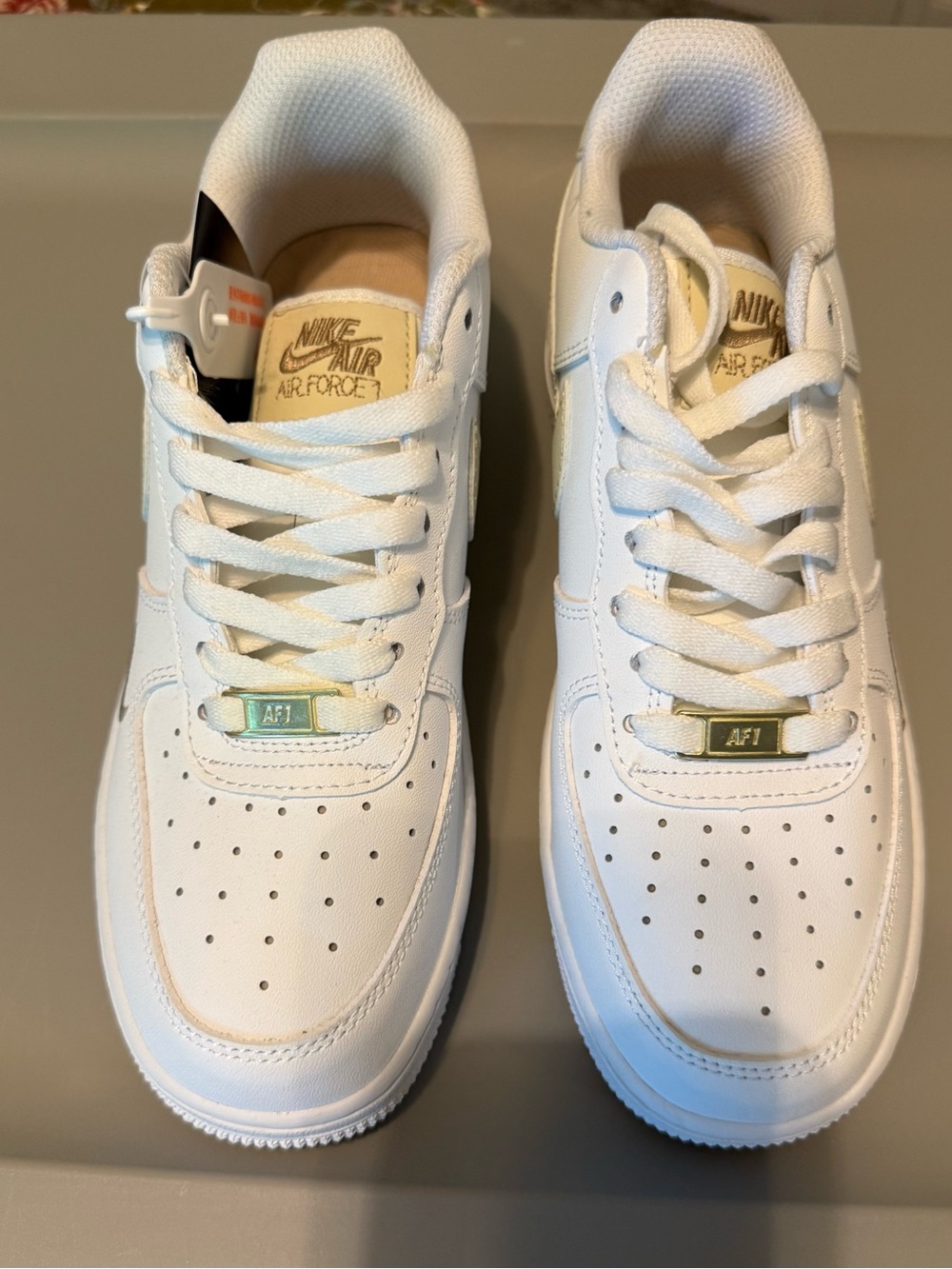 Nike Air Force 1 tennis shoes - Picture 2 of 4